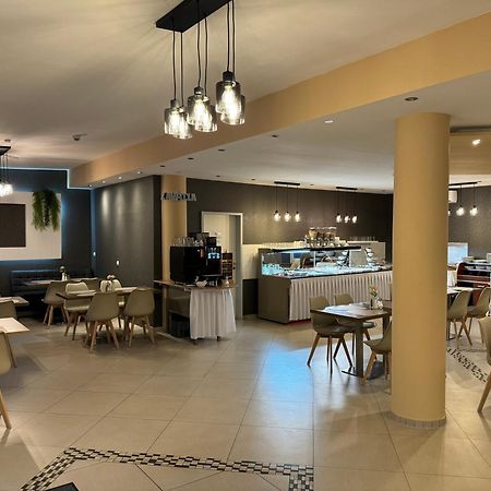 Skyline Hotel Хановер Екстериор снимка