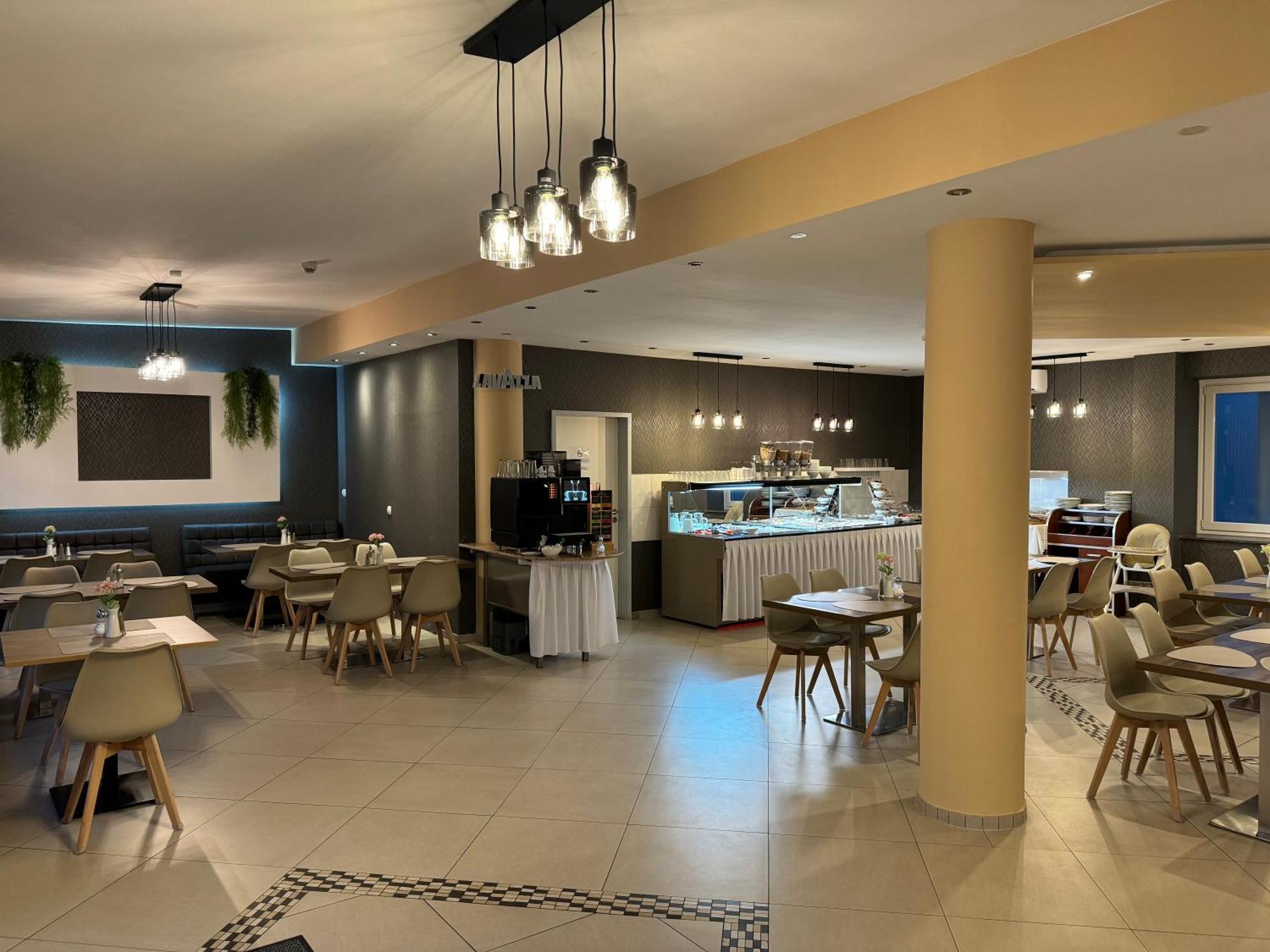 Skyline Hotel Хановер Екстериор снимка