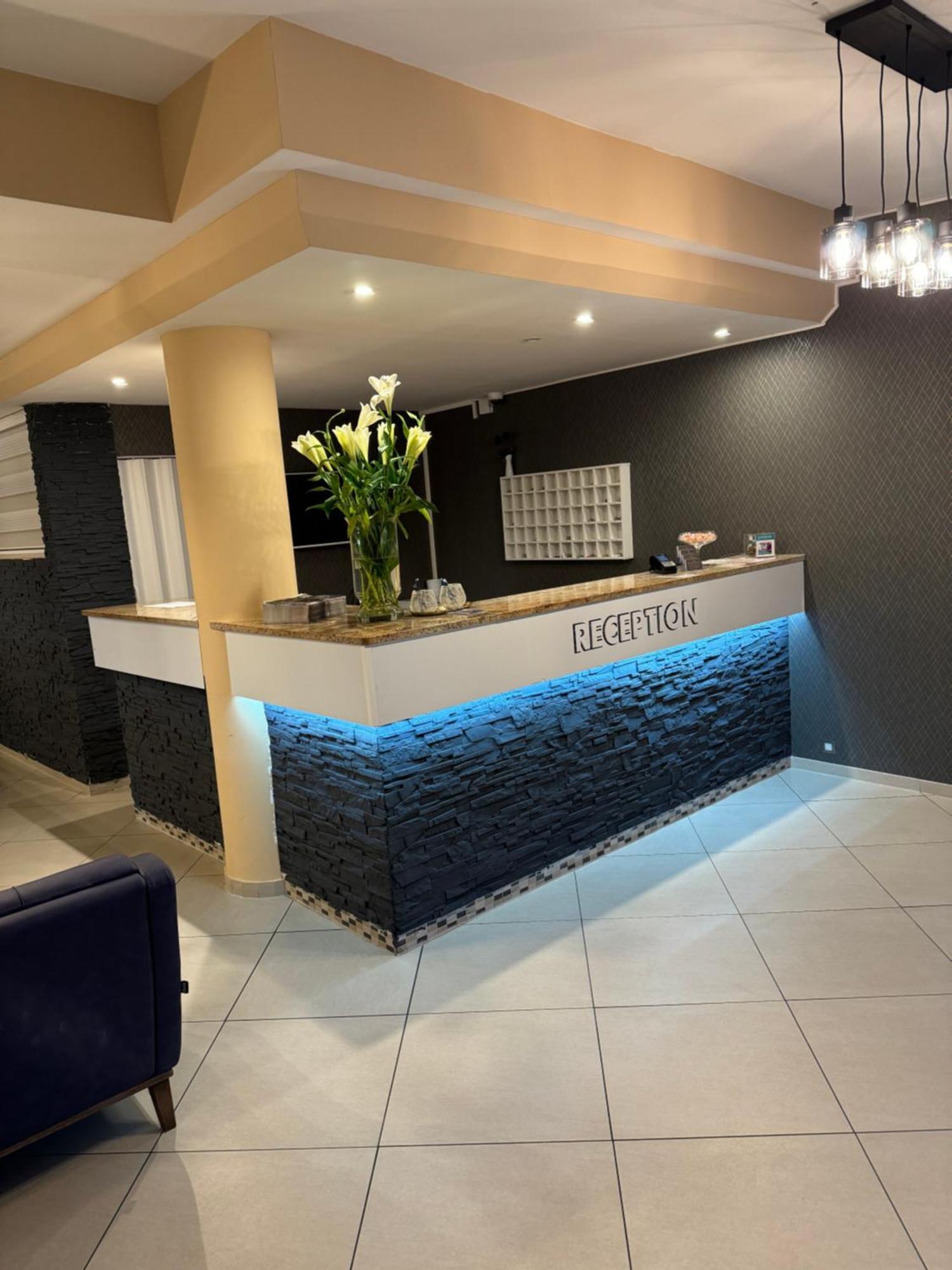 Skyline Hotel Хановер Екстериор снимка