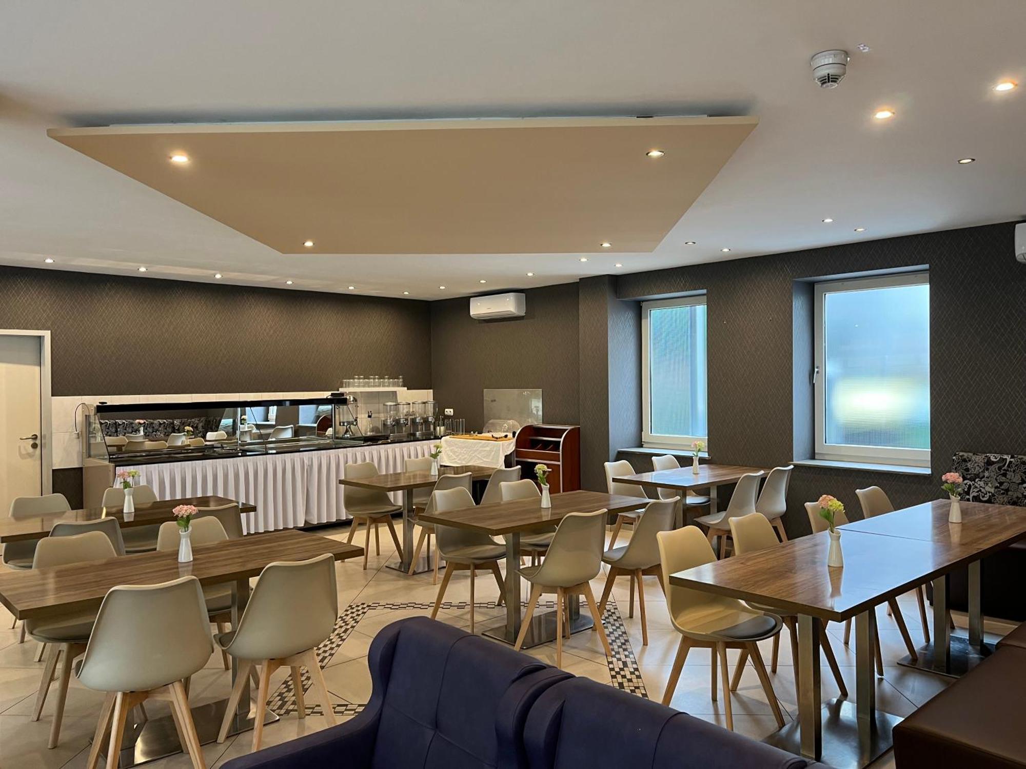 Skyline Hotel Хановер Екстериор снимка
